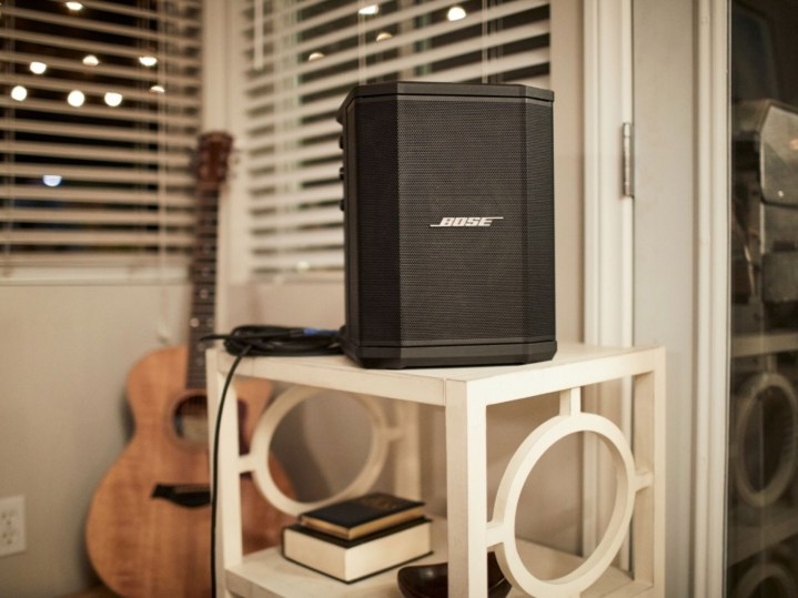 Bose S1 Pro usado em ambientes internos para ambiente surround e música.