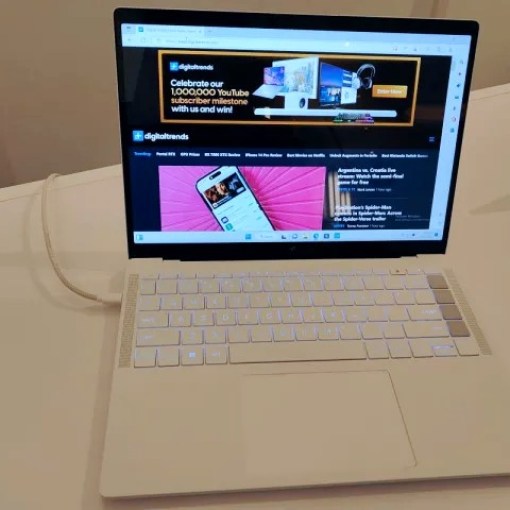 HP’s new Dragonfly Pro targets potential MacBook buyers at
CES 2023