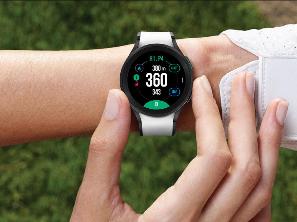 Samsung Galaxy Watch 5 Golf Edition روی مچ یک گلف باز.
