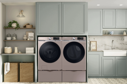 Samsung’s holiday sale knocks $840 off this washer and dryer bundle