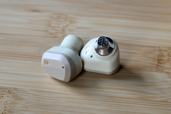 Audífonos Campfire Audio Orbit, sin la punta de silicona.