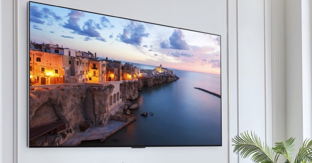 LG G3 OLED evo 4K TV: 70% brighter, no visible wall gap