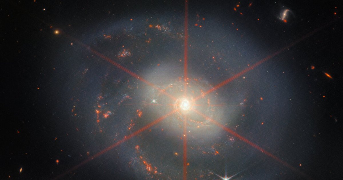 La imagen de James Webb muestra el corazón resplandeciente de una galaxia
