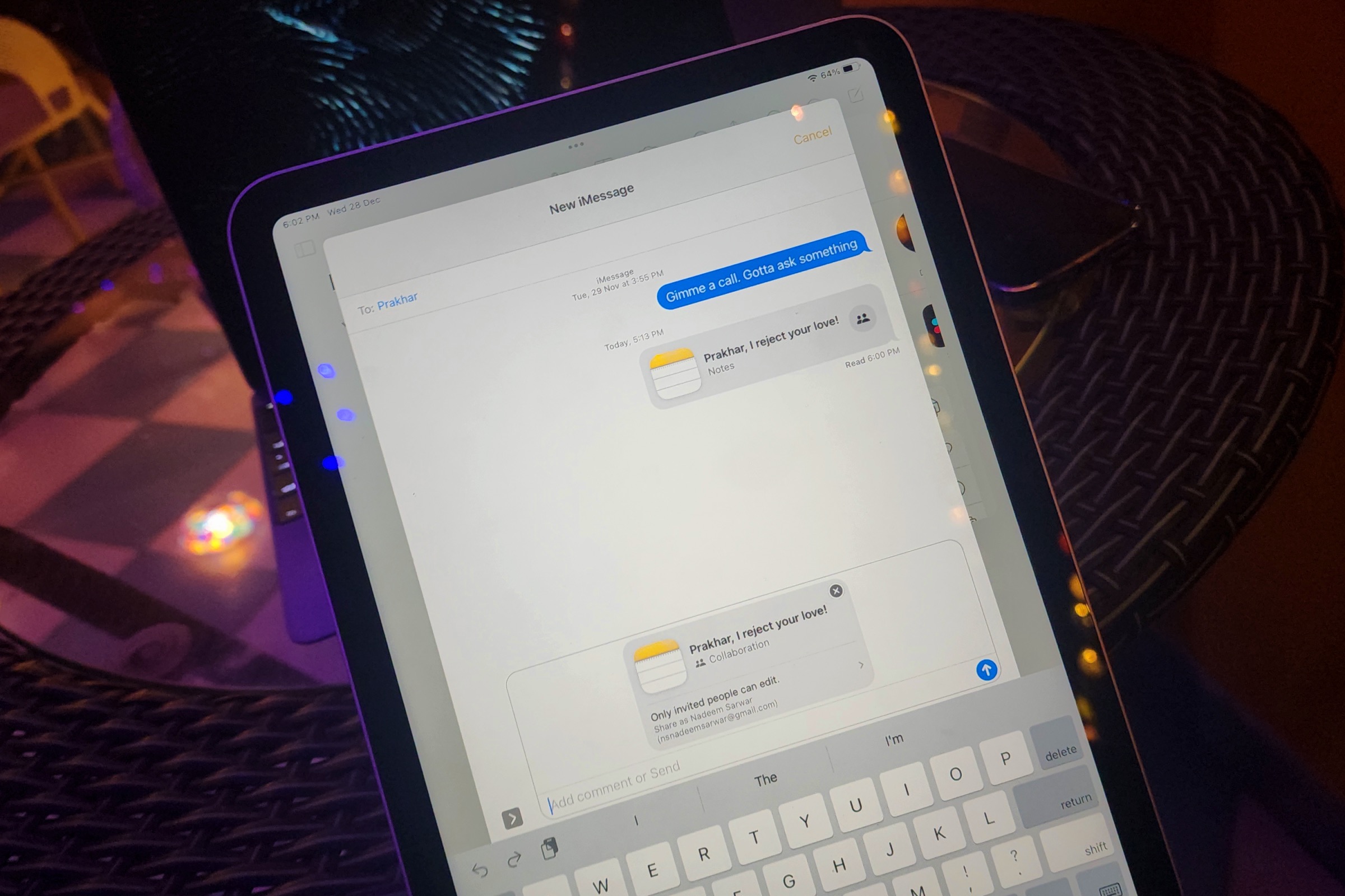 Solicitação do iMessage para compartilhar um convite de colaboração no iPad.