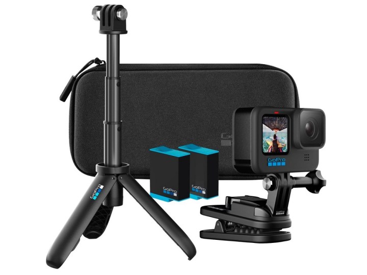 Un paquete que incluye la cámara de acción GoPro Hero10 Black.