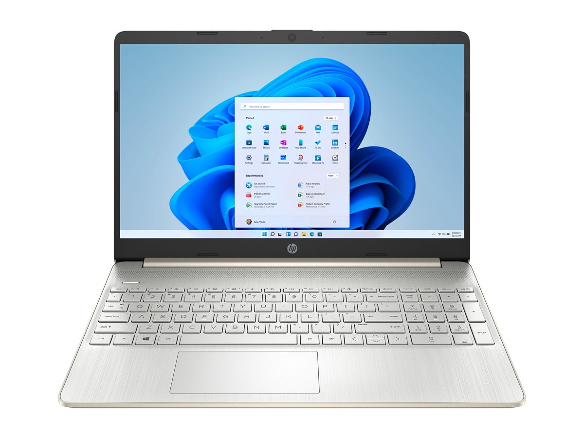 لپ تاپ لمسی 15.6 اینچی HP در پس زمینه سفید.