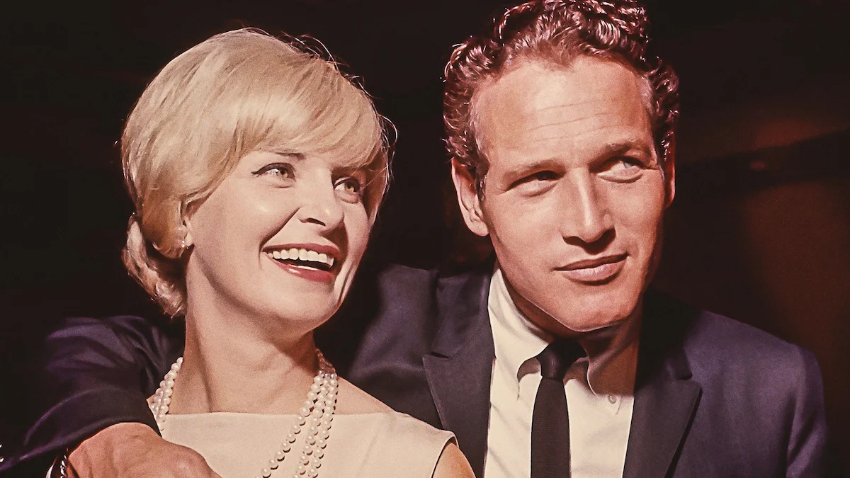 Paul Newman e Joanne Woodward se abraçam em The Last Movie Stars.