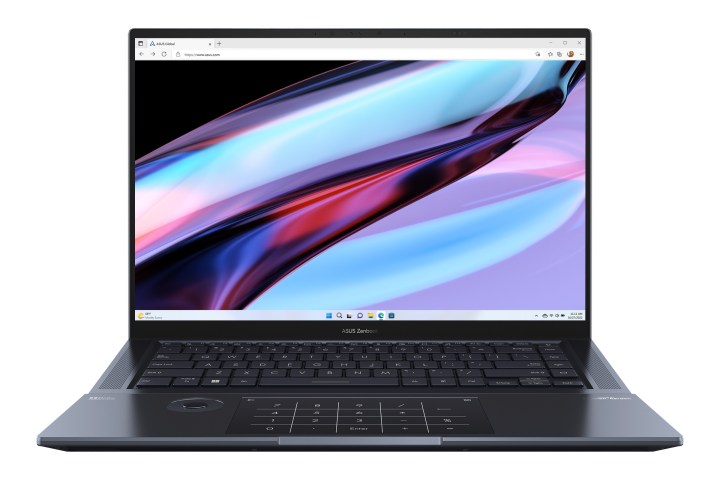 تعرض الشاشة الأمامية Asus ZenBook Pro 16X الشاشة وسطح لوحة المفاتيح.