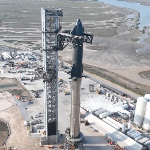 SpaceX stacks mighty Super Heavy rocket as it eyes February
test launch