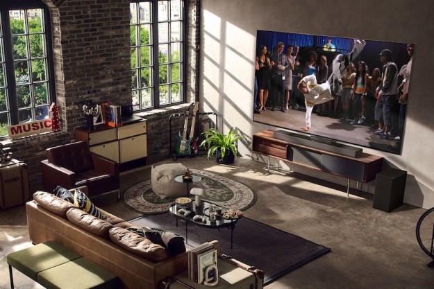 Google Chromecast Ultra + Commercial Electric Tilting TV Wall