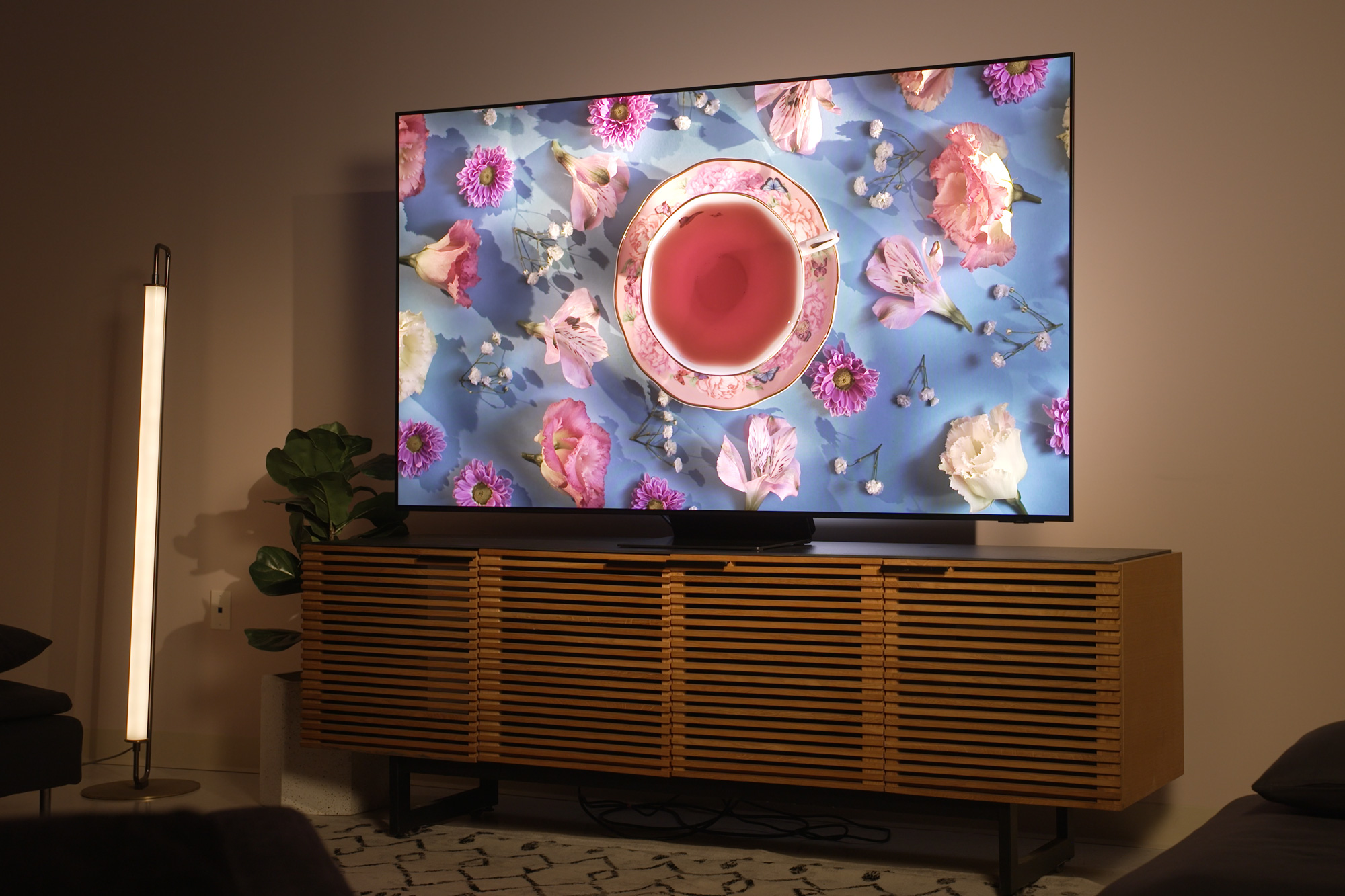 Score Our Favorite High-End OLED TV in Time for the Big Game With $700 in  Savings - CNET