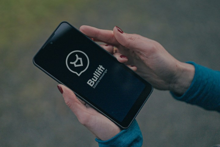 The opening screen for the Bullitt Satellite Messenger app on the Cat S75 phone.