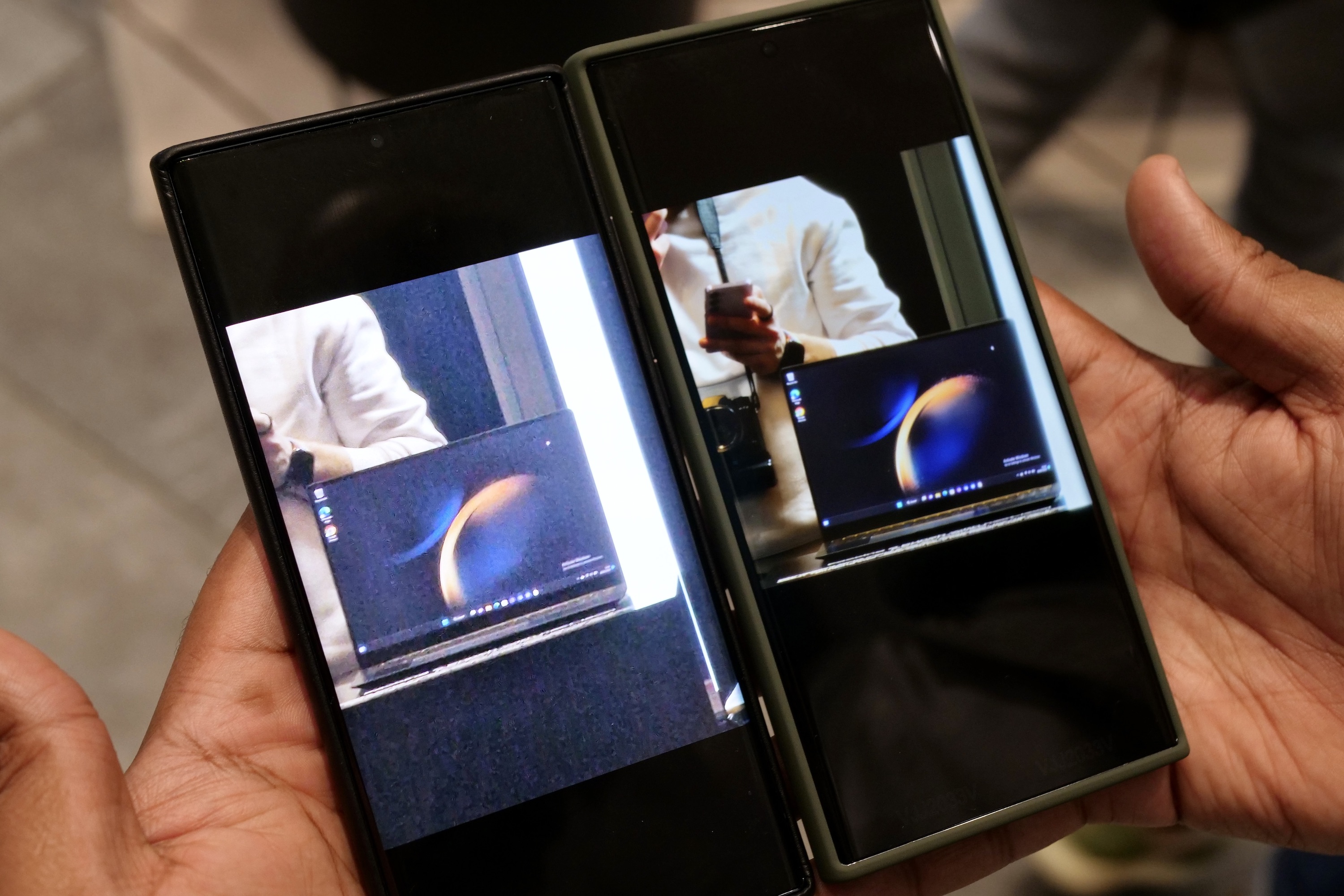 Uma comparação de uma foto 30x tirada no Samsung Galaxy S23 Ultra e no Galaxy S22 Ultra.