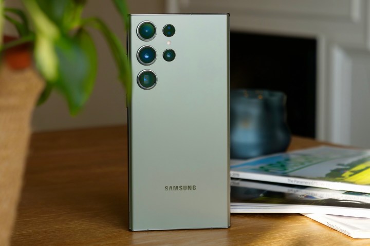 The back of the Galaxy S23 Ultra, showing its green color.
