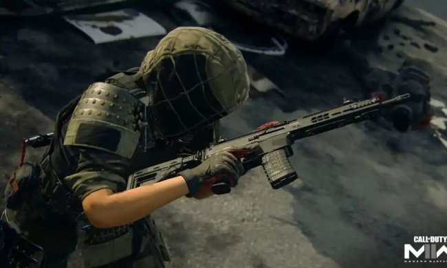 Character with ISO Hemlock in Call of Duty: Modern Warfare 2.