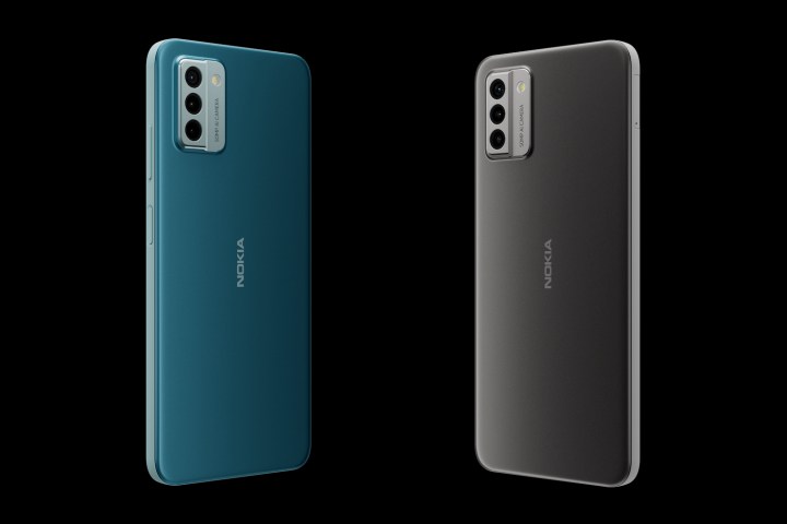 El Nokia G22 en sus dos colores disponibles, gris y azul.
