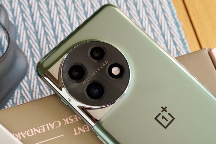 Il modulo fotocamera di OnePlus 11.