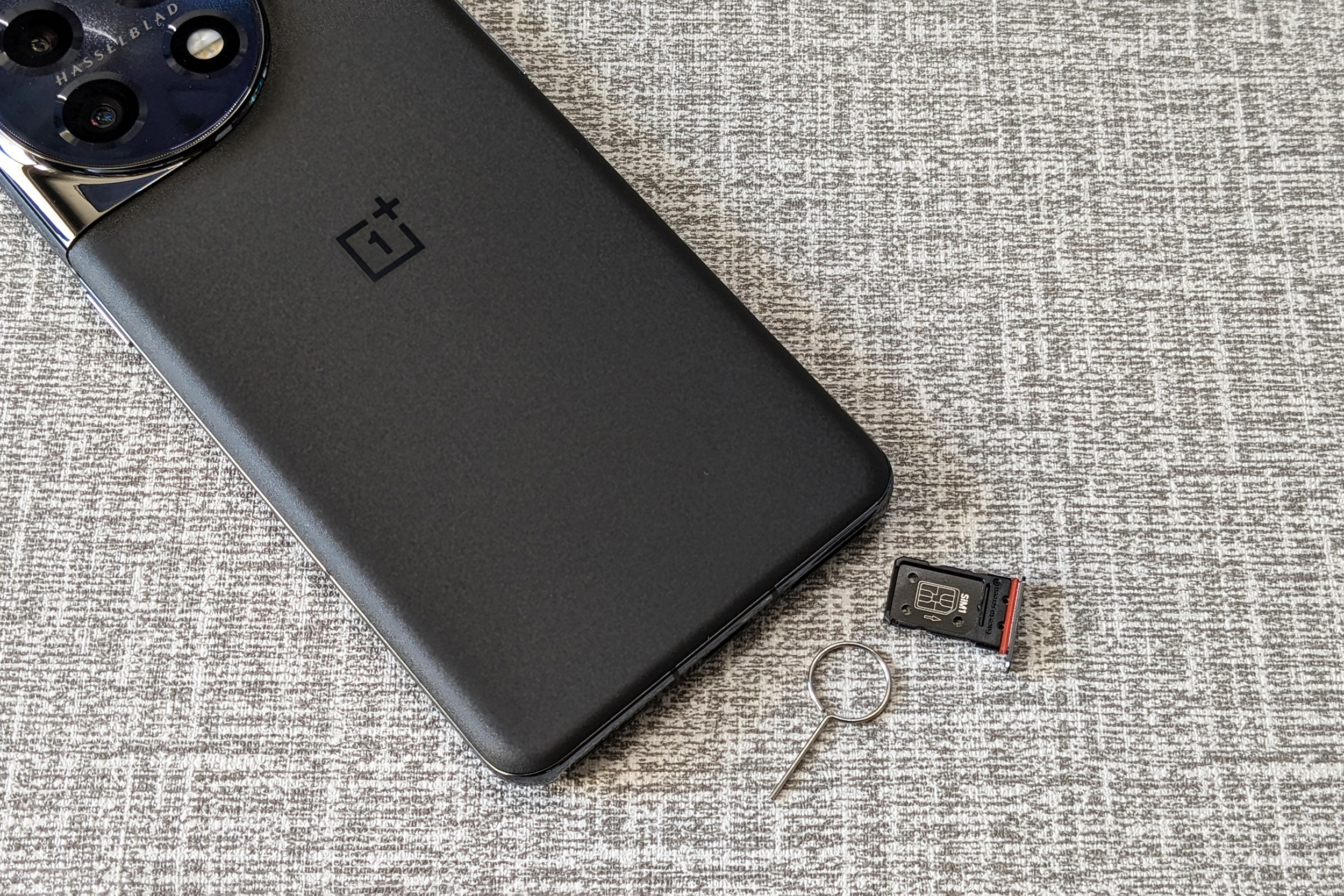 Does the OnePlus 11 have eSIM? Everything you need to know