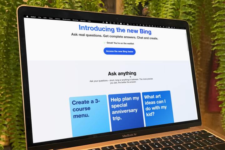 A preview of the new Bing chat can be seen even on a MacBook.