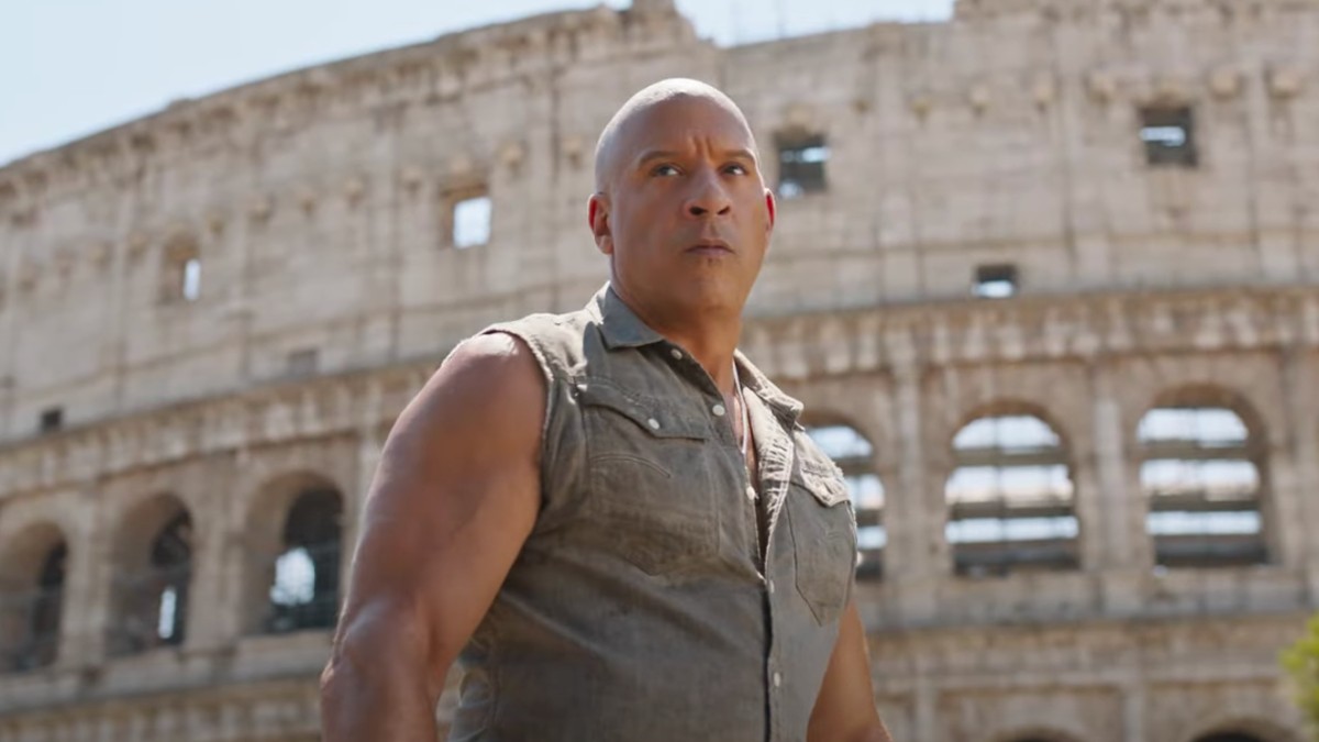 Vin Diesel como Dom Toretto em frente ao Coliseu em Fast X.