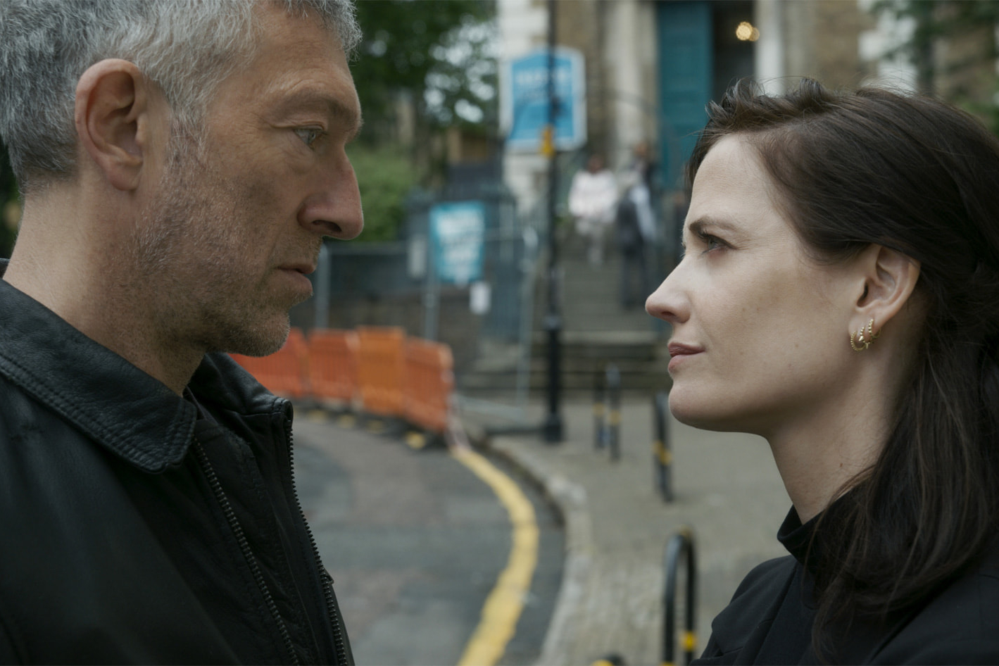 Vincent Cassel and Eva Green face each other in Liaison.