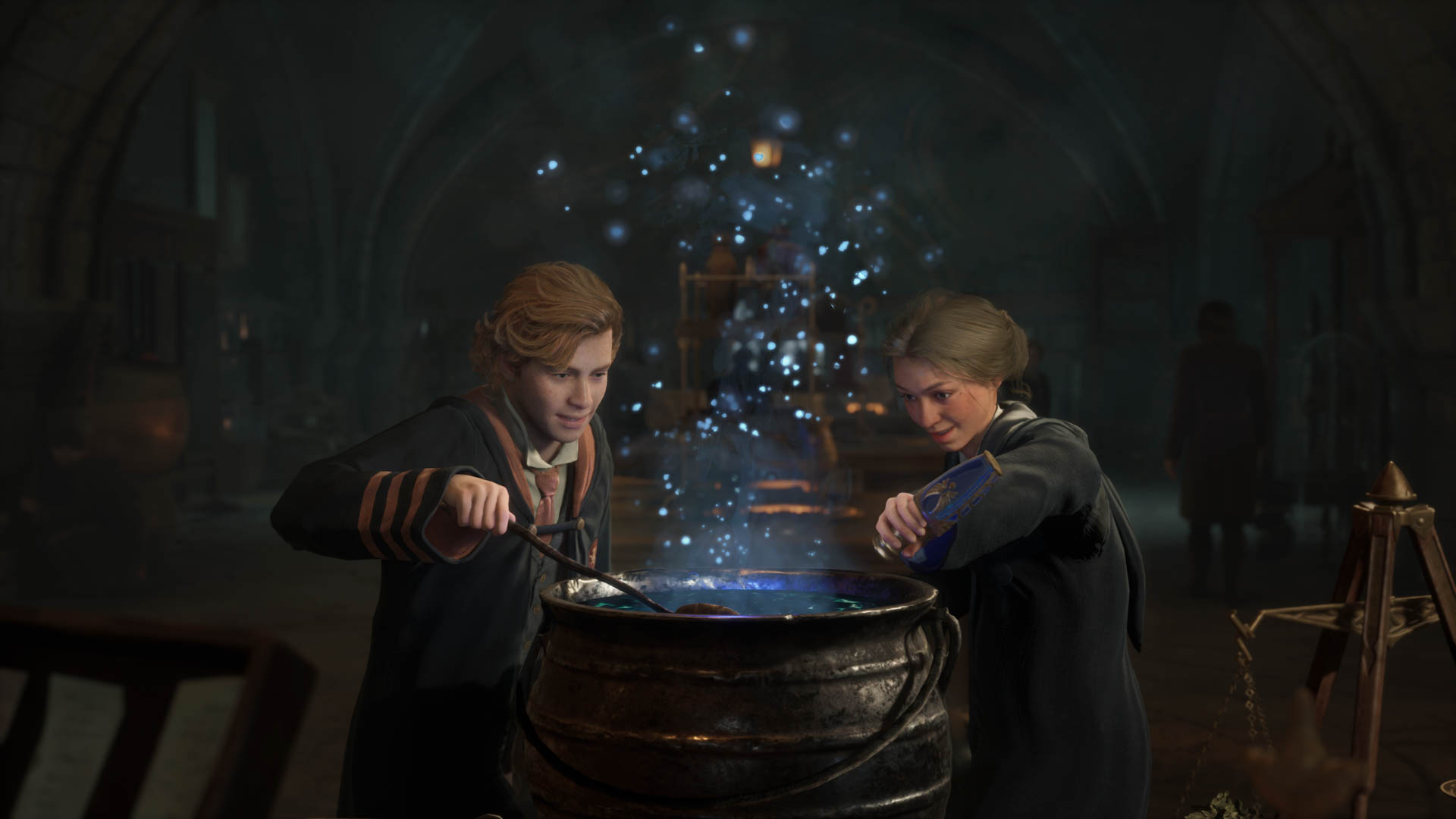 Dos estudiantes se inclinan sobre un caldero en Hogwarts Legacy.