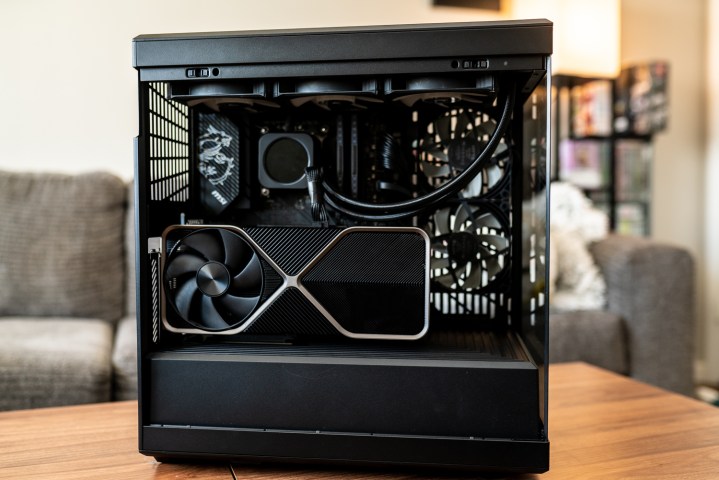 The Hyte Y60 with an RTX 4090 installed.