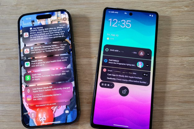 iPhone 14 Pro with iOS 16 notifications compared to Google Pixel 7 with Android 13 notifications