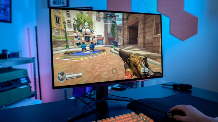 Overwatch 2 running on LG OLED 27 inch gaming screen.