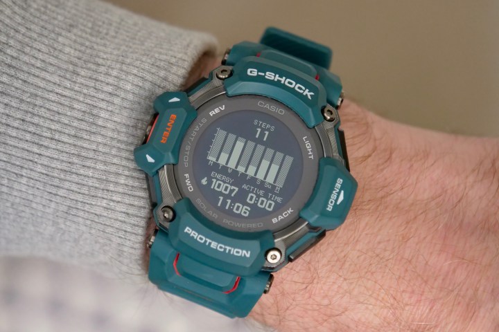 G-Shock GBD-H2000 पर दैनिक गतिविधि प्रदर्शित करता है।