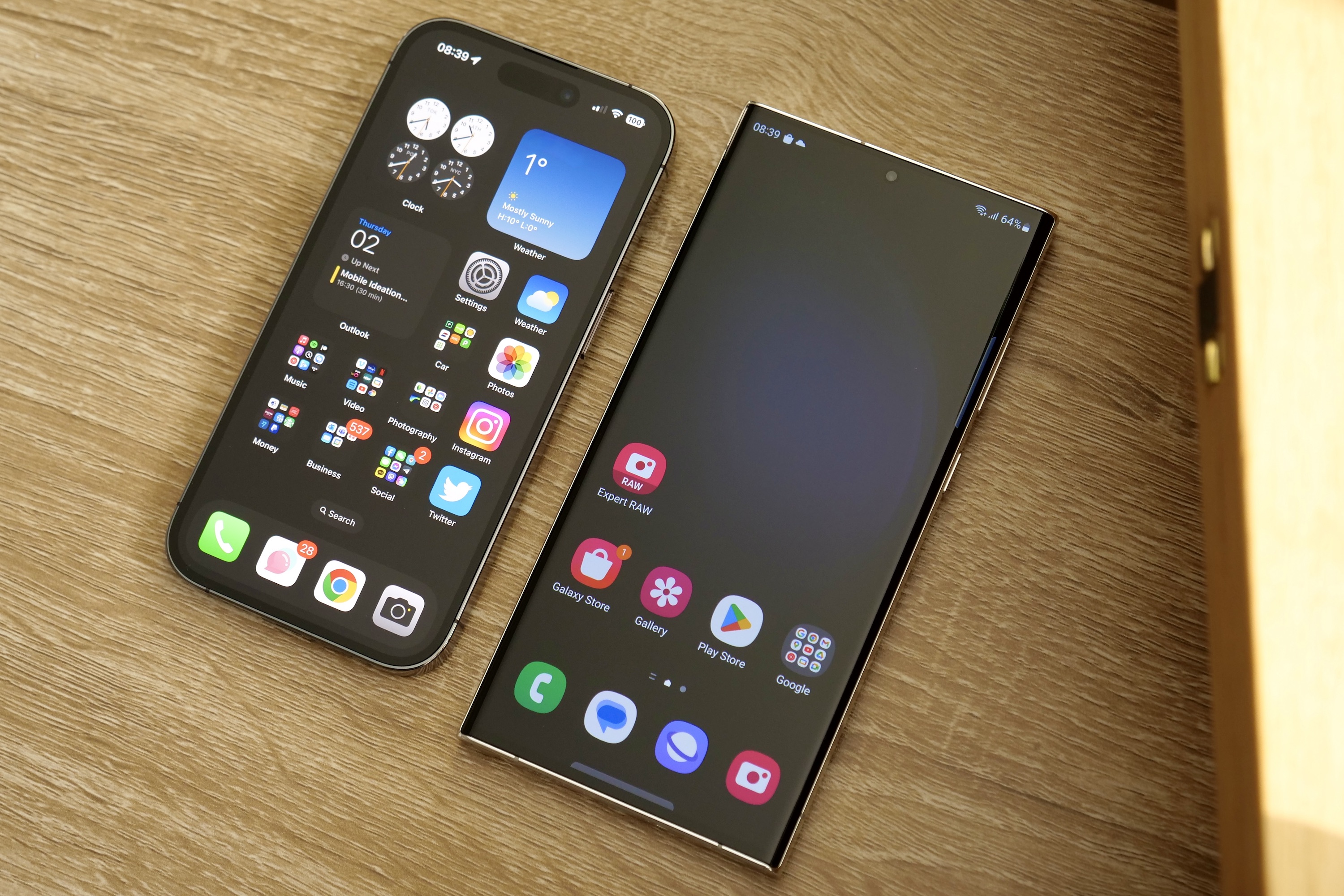 The iPhone 14 Pro and Galaxy S23 Ultra's screens.