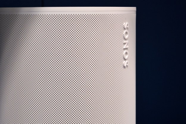 Sonos Era 100, close-up on logo.
