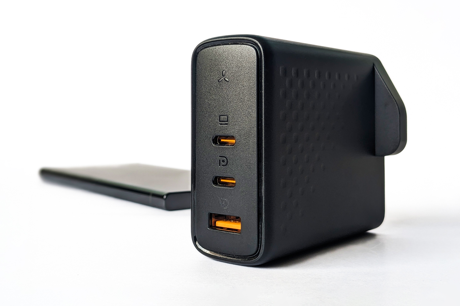 Need a great charger for $100? I may have found the perfect one - Vimarsana News