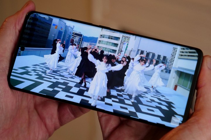Video in riproduzione su Xiaomi 13 Pro.
