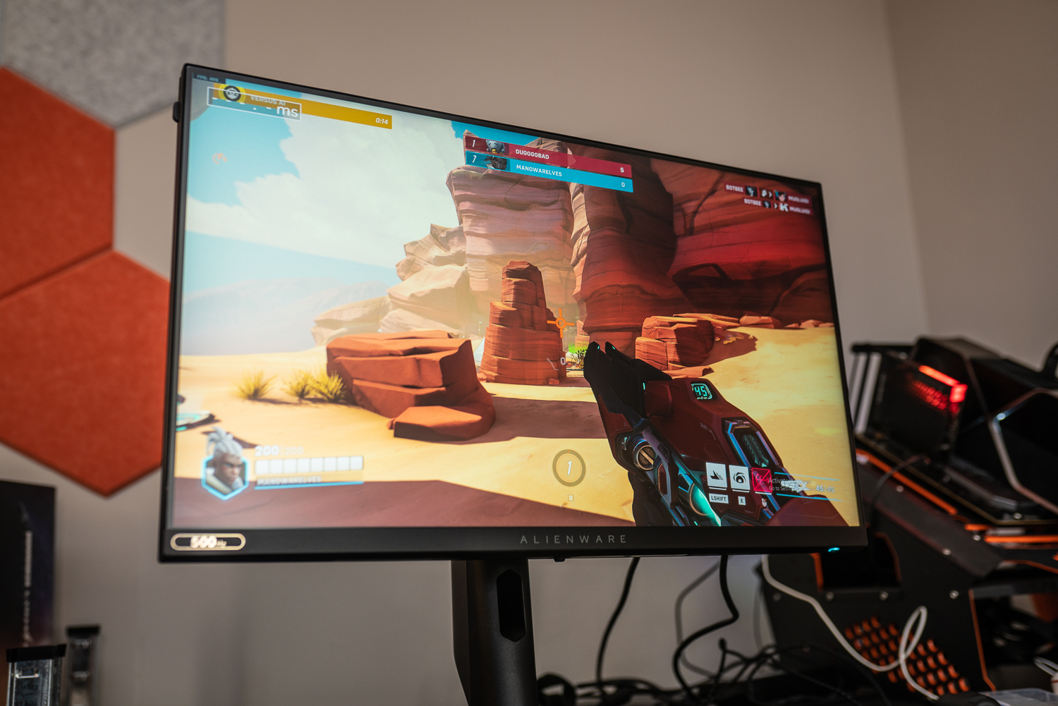 Overwatch 2 rodando no monitor de jogo Alienware 500Hz.