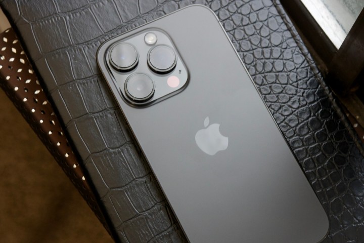 Cómo convertir el logo de Apple en tu iPhone en un botón secreto