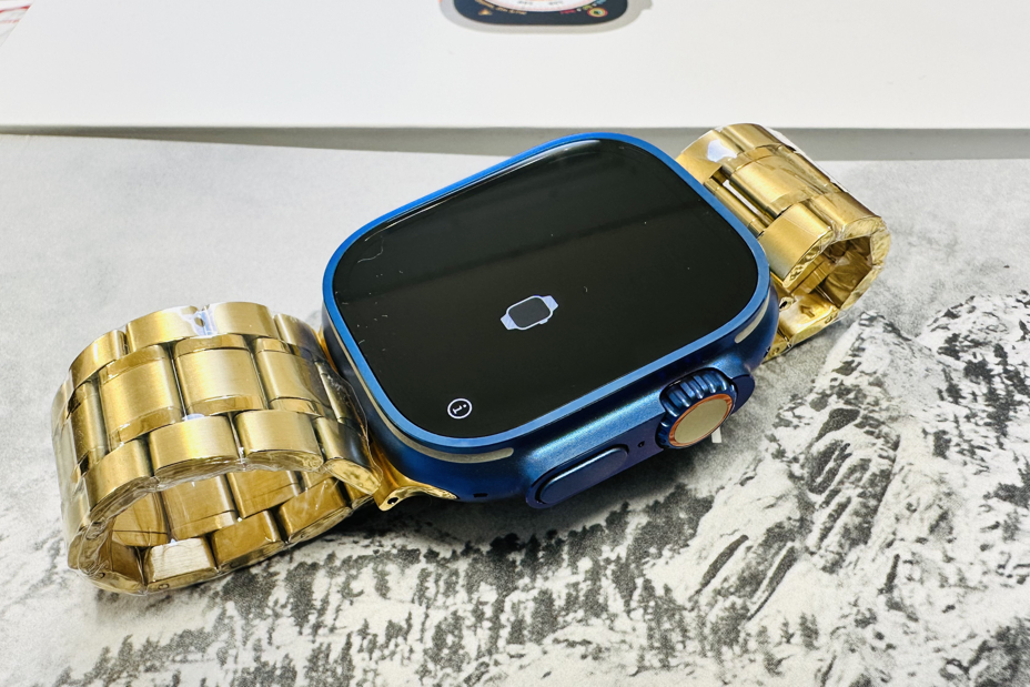 Someone created a blue Apple Watch Ultra, and it looks incredible - Vimarsana News