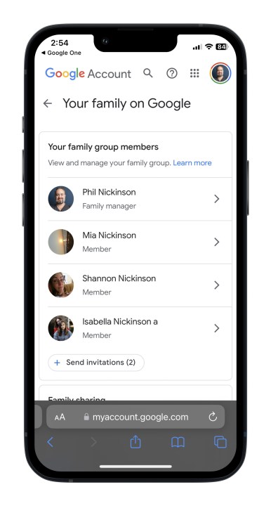 Google Family Members settings on an iPhone.