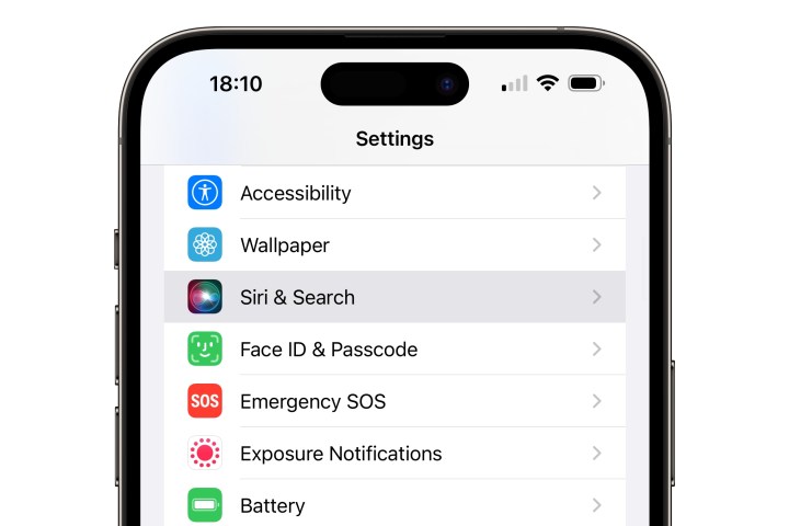 iPhone 14 Pro Max показывает Siri и меню поиска.