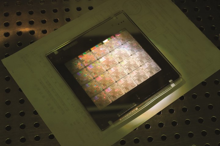 Tecnología cuLitho de Nvidia sobre una oblea de silicio.
