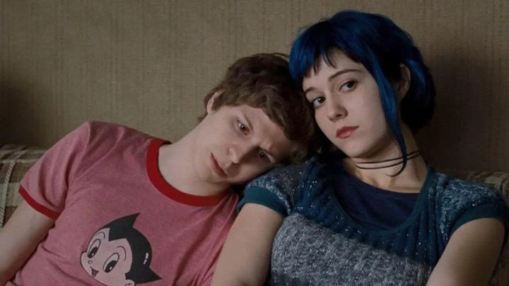 Scott with his head on the shoulder of his girlfriend Ramona in a scene from Scott Pilgrim vs. the World.
