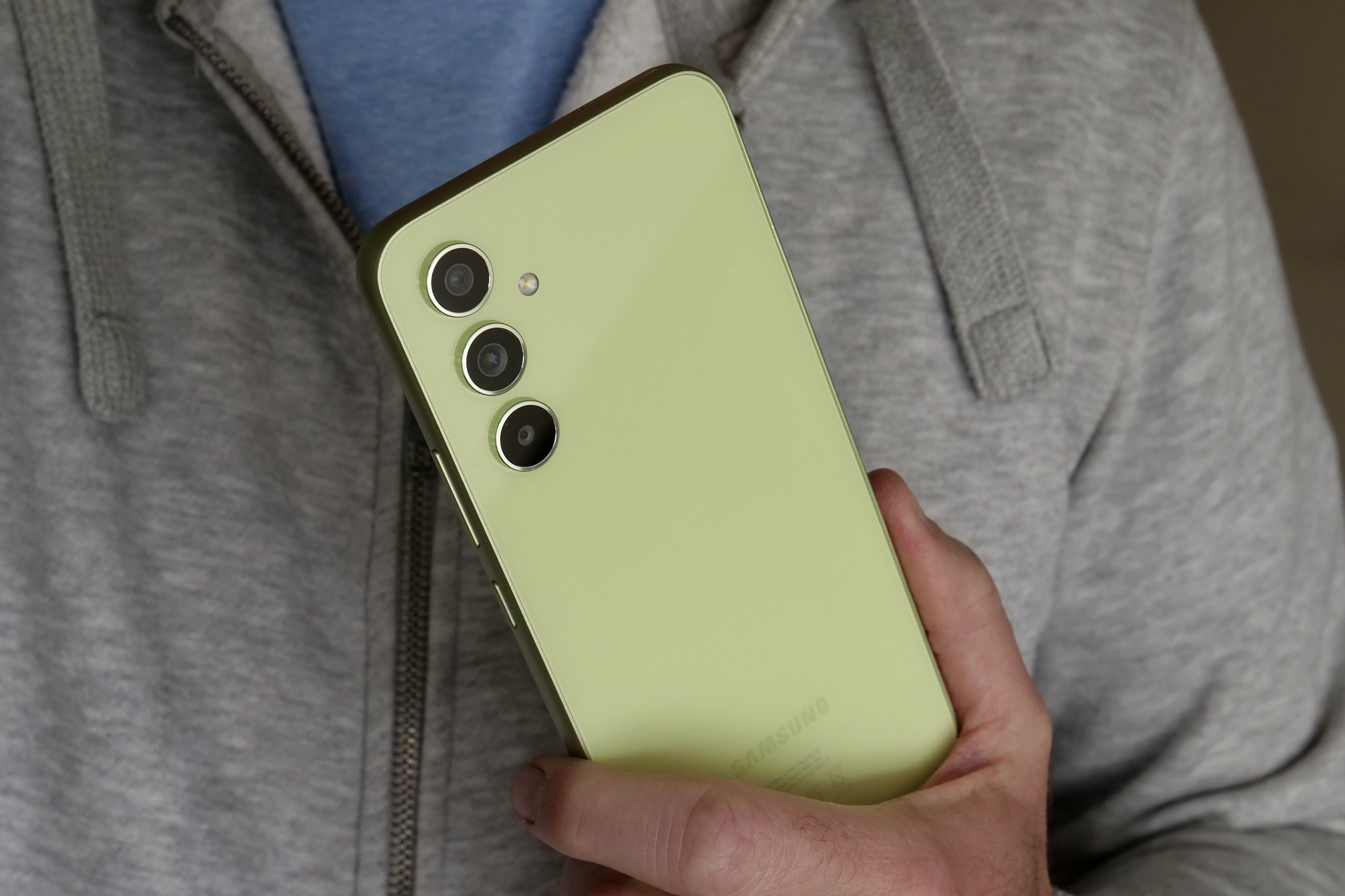 Best cheap phones in 2023: our 5 favorites for tight budgets - Vimarsana News