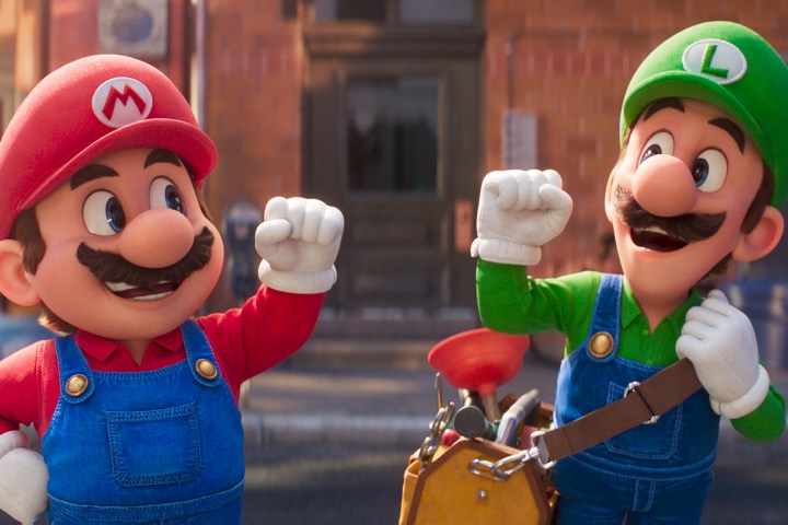 Mario e Luigi erguem os punhos juntos em The Super Mario Bros. Movie.