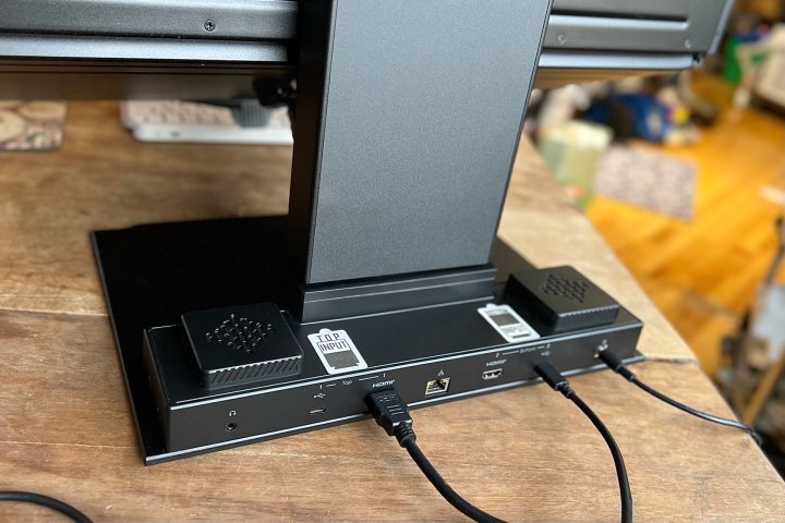 The Geminos monitor comes with plenty of ports.