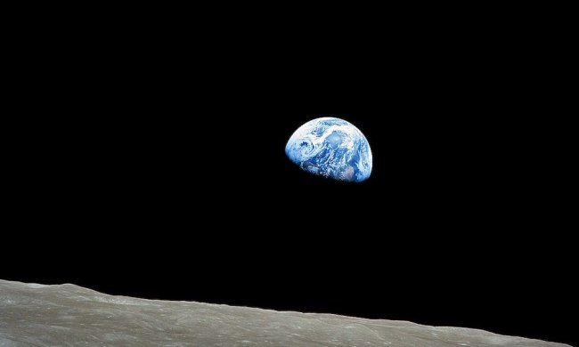 earthrise photographer tells the story behind iconic image 1968