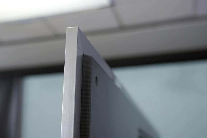Una vista di profilo dello spessore di un LG G3.