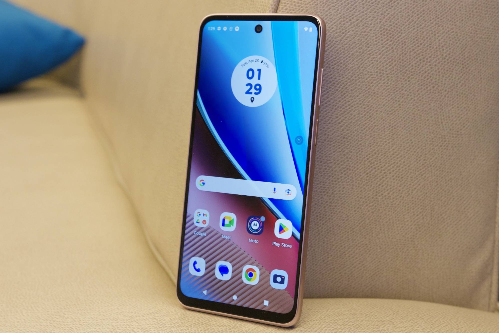 Like cheap phones? You'll love these 2 new Moto G smartphones - Vimarsana News