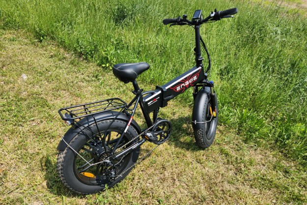 ENGWE EP-2 Pro e-bike right side shot next to an unmowed field.