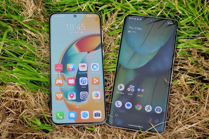 The Huawei P60 Pro with the Google Pixel 7 Pro, showing the screens.