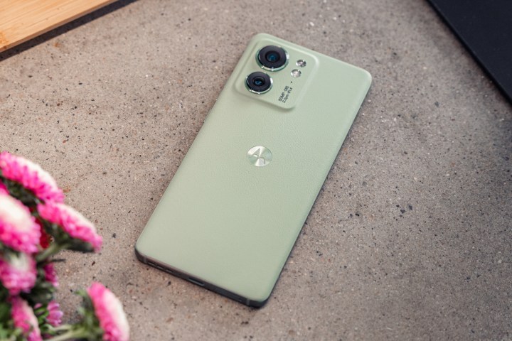 The Motorola Edge 40 in green.
